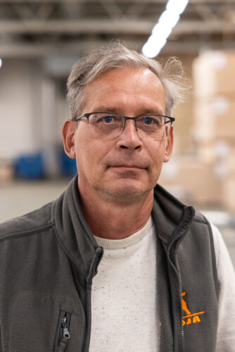 Jānis Rozīts, SIA Troja rasētājs un CNC iekārtu programmētājs, izstrādā tehniskos zīmējumus un programmē CNC iekārtas ražošanas vajadzībām.