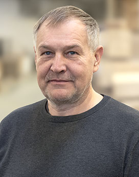 Ēriks Buliņš, SIA Troja maiņas meistars Rīgas cehā, vada ražošanas procesu un nodrošina darba kārtību.